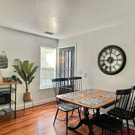 Brand New, Cozy, Modern, One-Bedroom Apartment Falls Church Kültér fotó